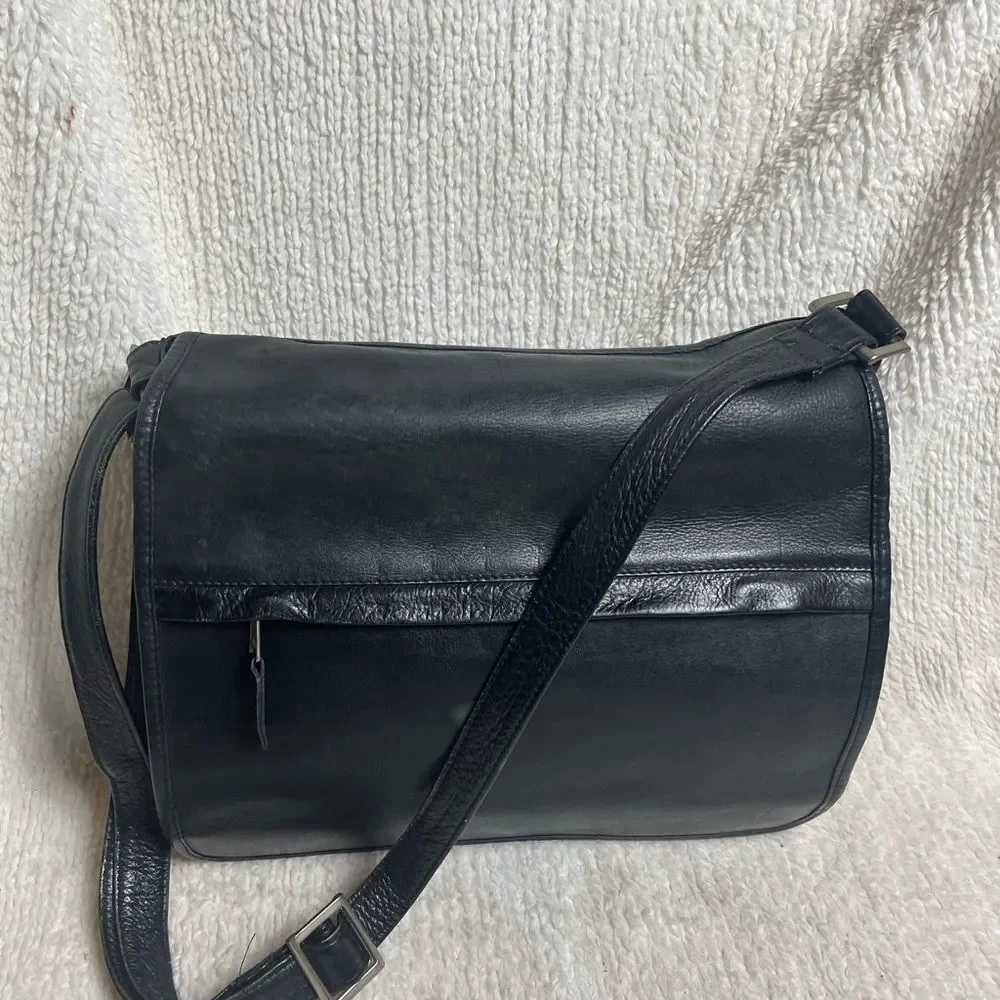 Latico Classic Black Leather Messenger Bag silver tone hardwares.